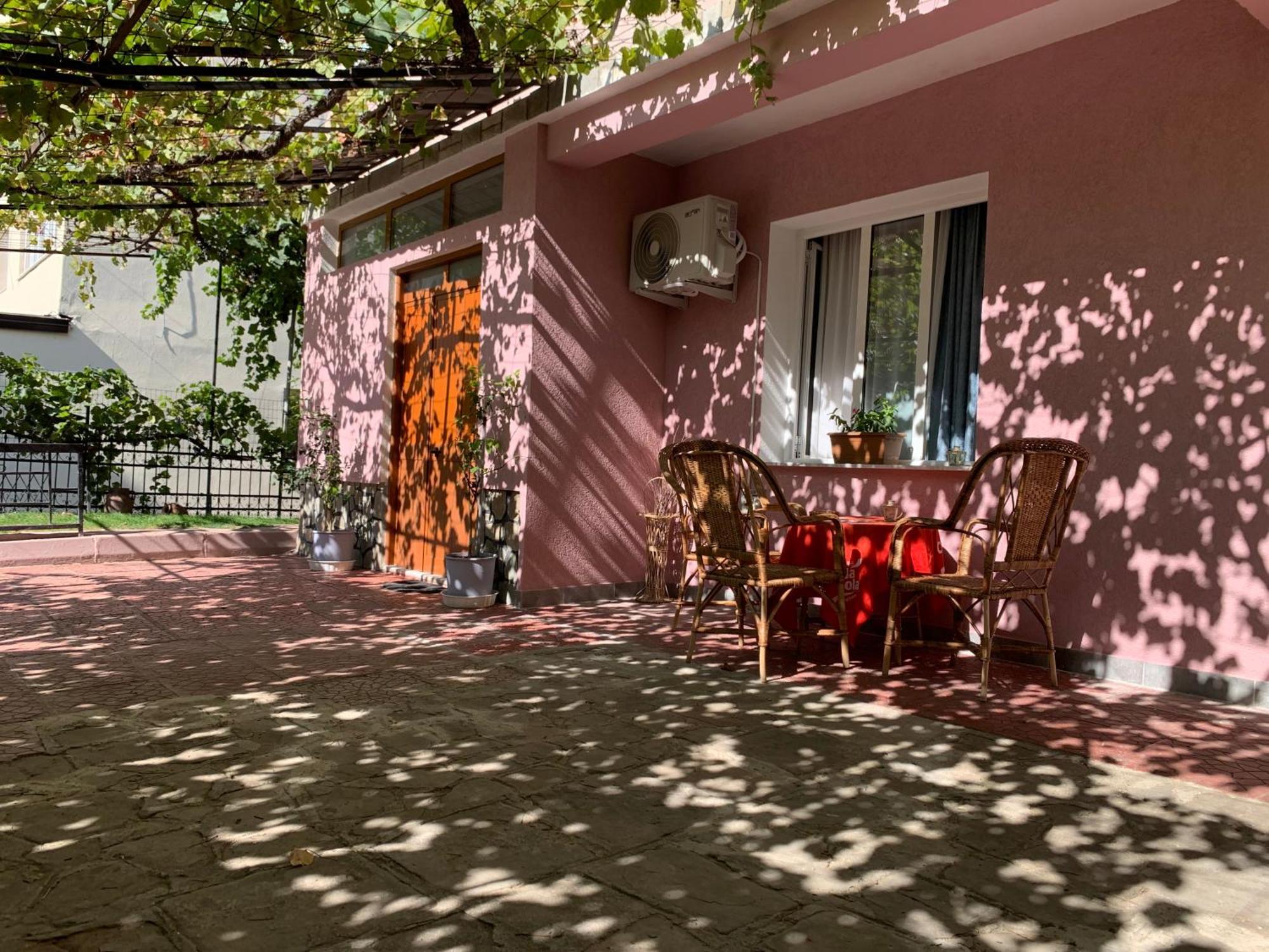 Vila Spaho Корча Екстериор снимка