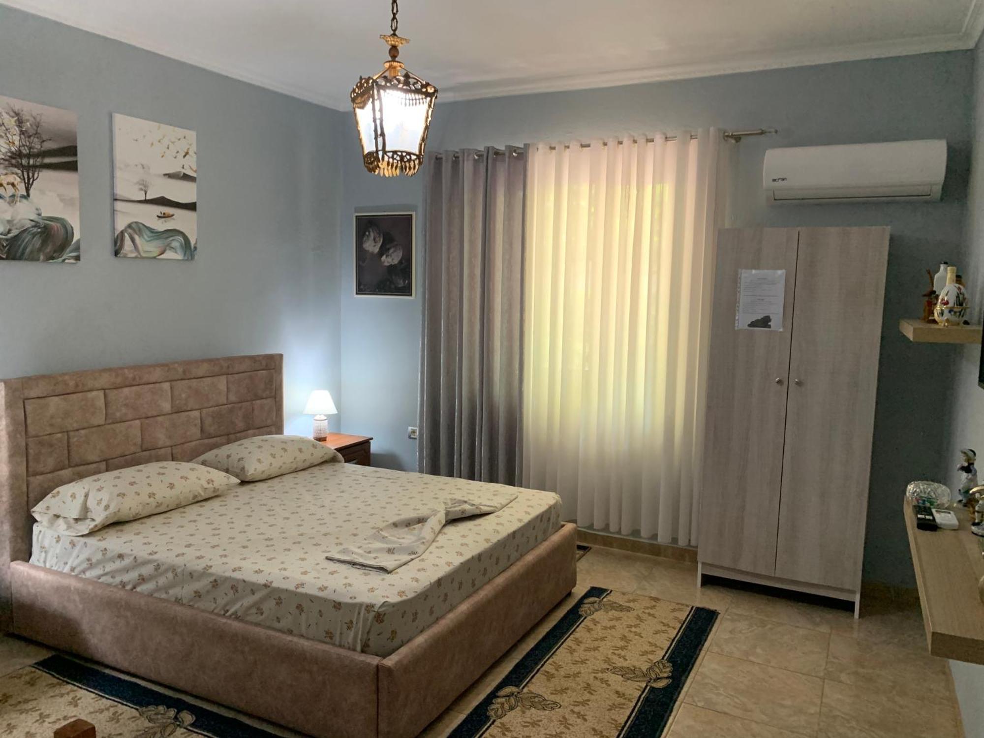 Vila Spaho Корча Екстериор снимка